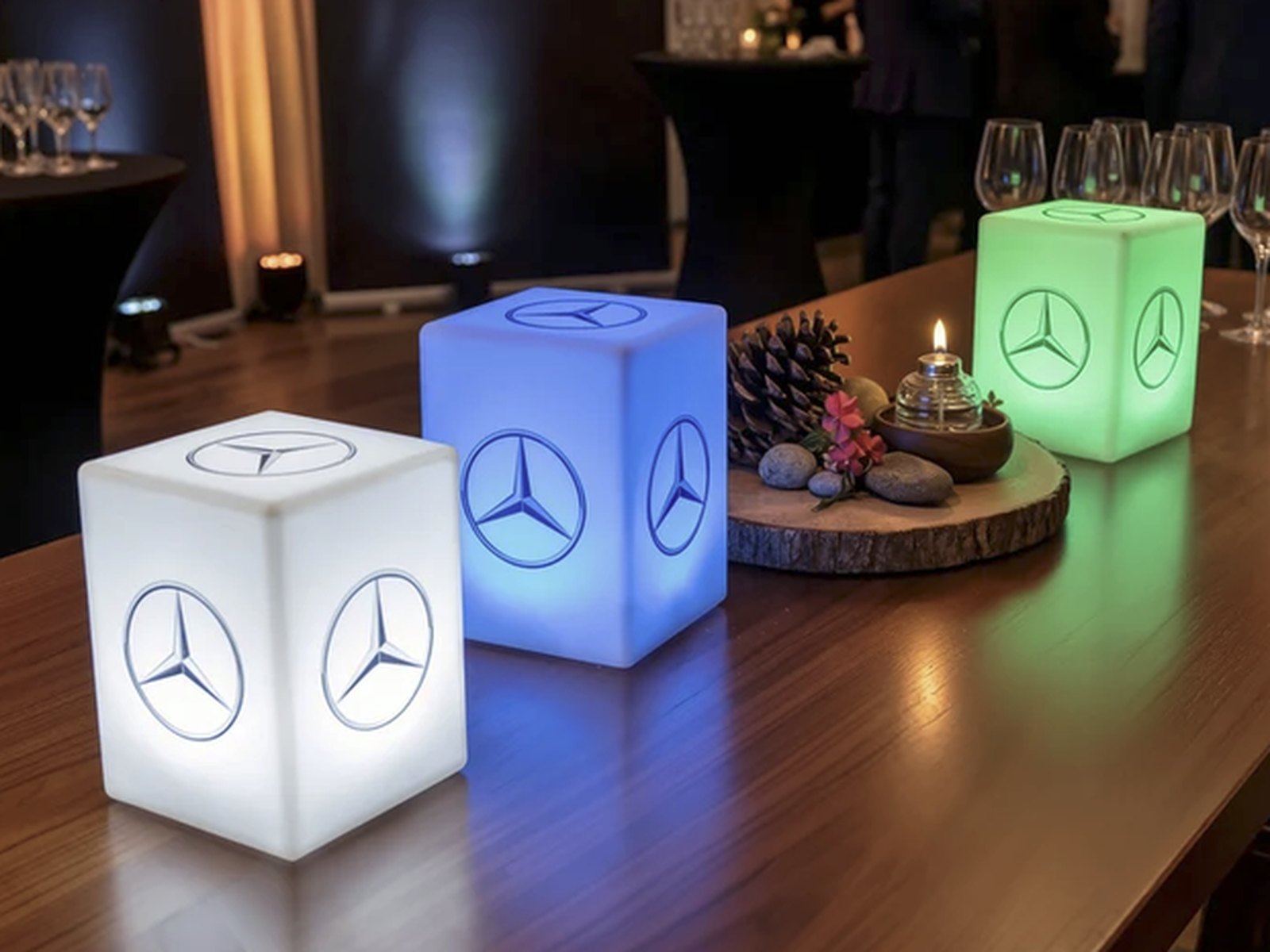 Cubes lumineux personnalisés — Mercedes-Benz