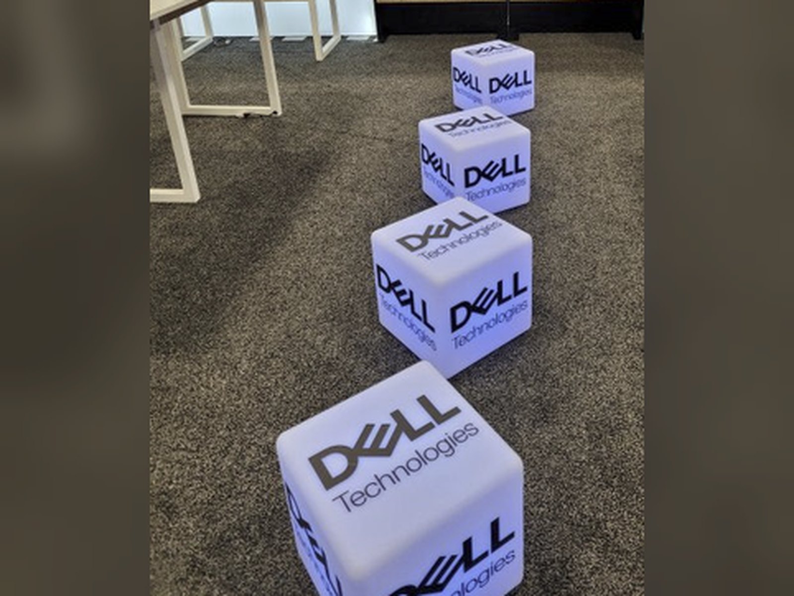Cubes lumineux personnalisés — Dell Technologies