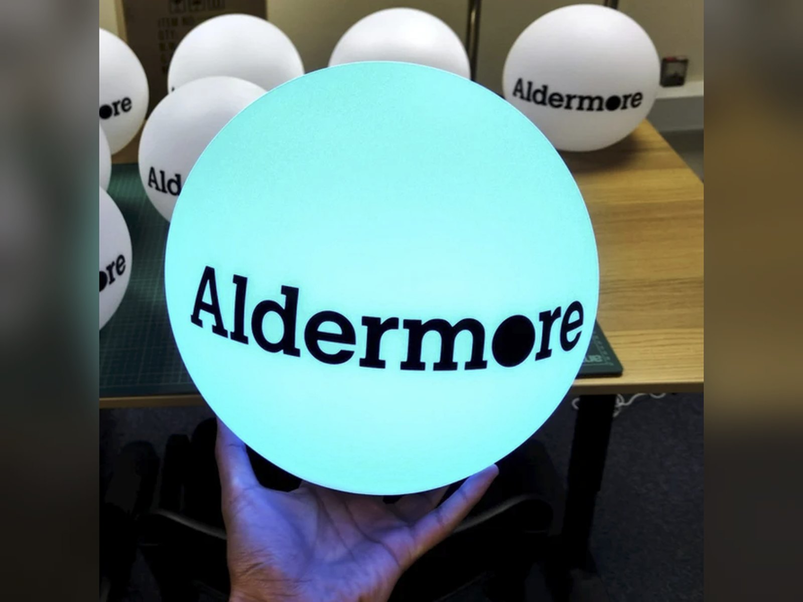 Sphères lumineuses personnalisées — Aldermore