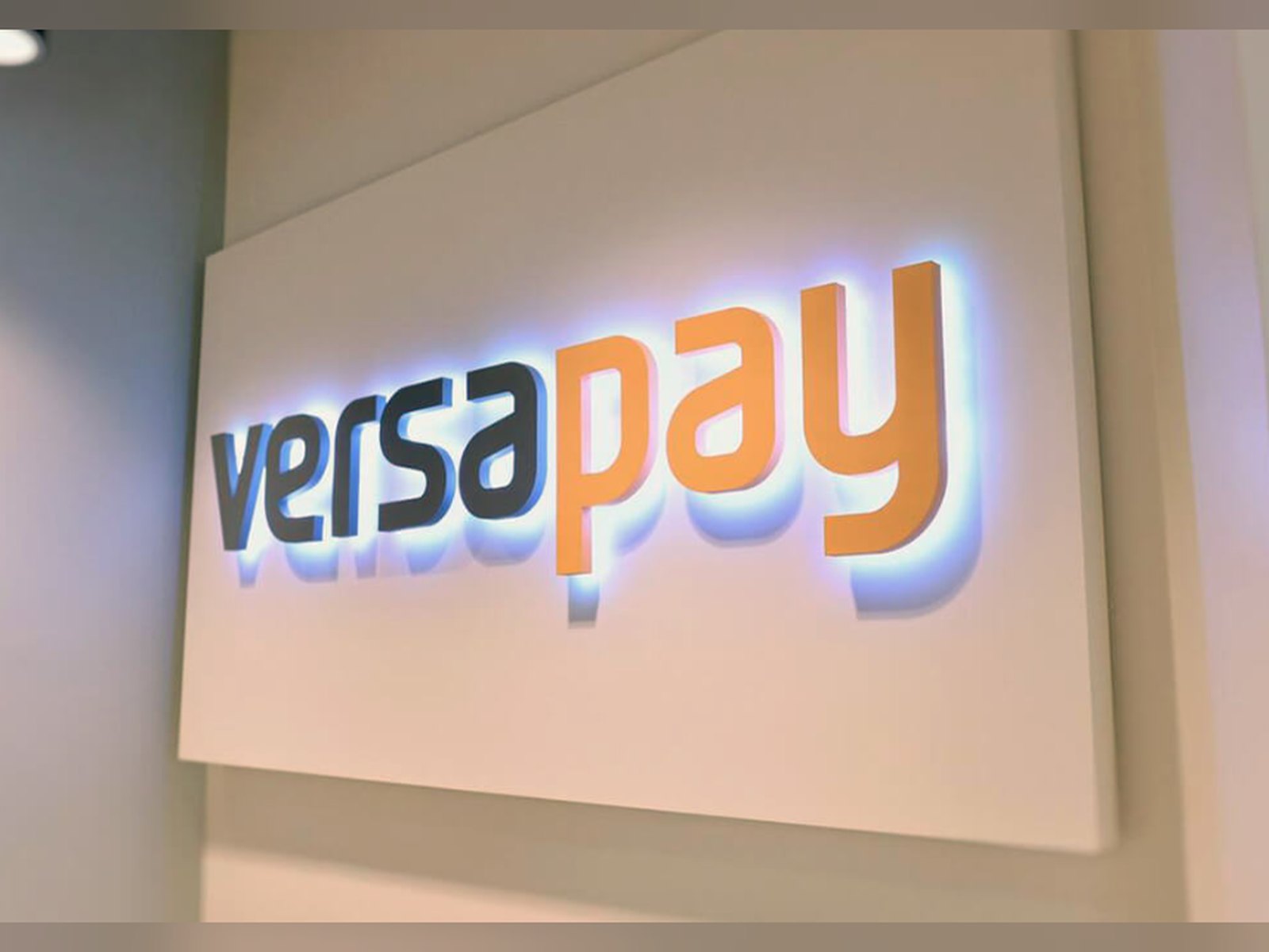 Enseigne rétroéclairée — Versapay